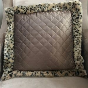 Leopard cushion cover